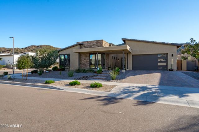 1353 E PASEO Way, Phoenix, AZ 85042