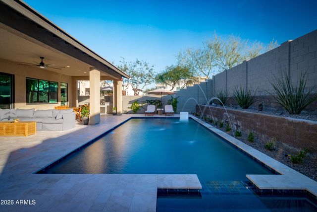 1353 E PASEO Way, Phoenix, AZ 85042