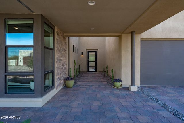 1353 E PASEO Way, Phoenix, AZ 85042