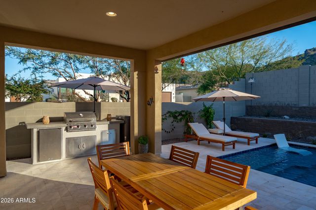 1353 E PASEO Way, Phoenix, AZ 85042