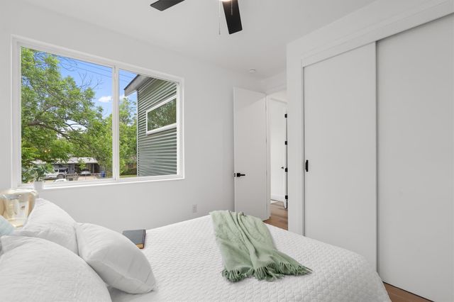 1208 W Oltorf ST B, Austin, TX 78704