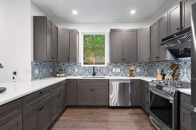 1208 W Oltorf ST B, Austin, TX 78704
