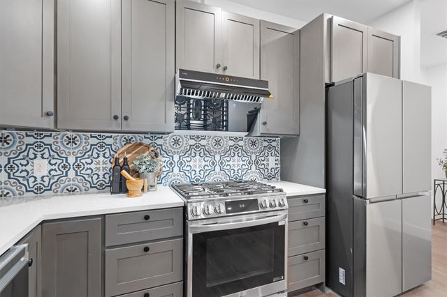 1208 W Oltorf ST B, Austin, TX 78704