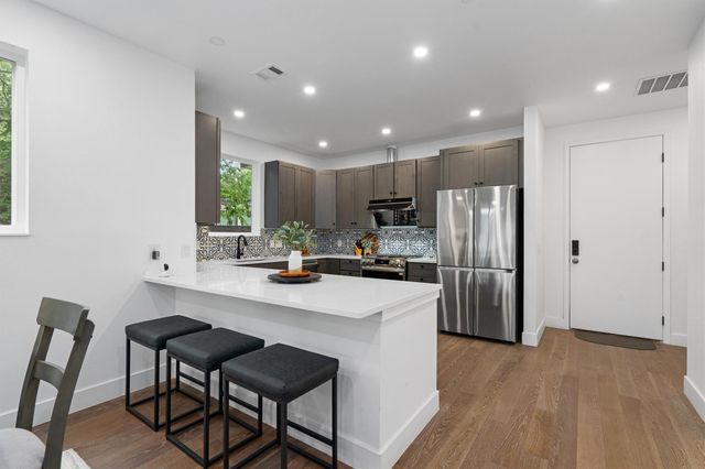 1208 W Oltorf ST B, Austin, TX 78704