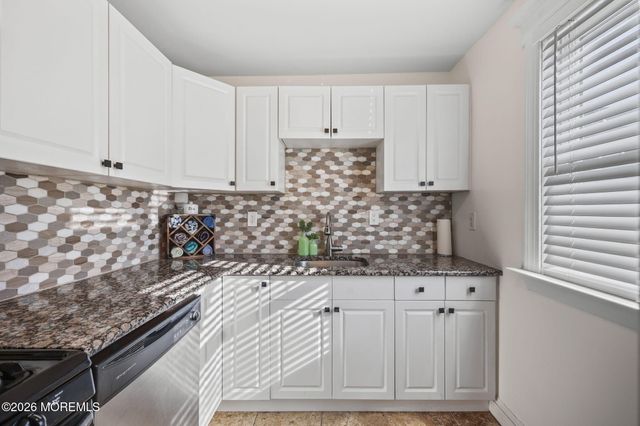 300 Deal Lake Drive 16, Asbury Park, NJ 07712