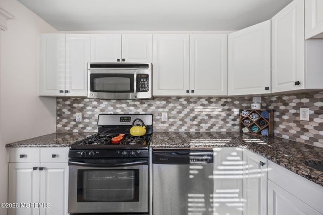 300 Deal Lake Drive 16, Asbury Park, NJ 07712