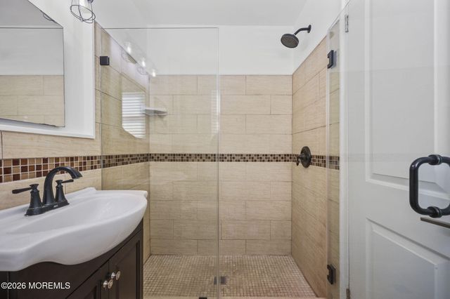 300 Deal Lake Drive 16, Asbury Park, NJ 07712