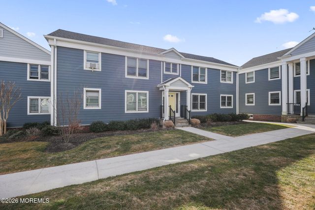 300 Deal Lake Drive 16, Asbury Park, NJ 07712