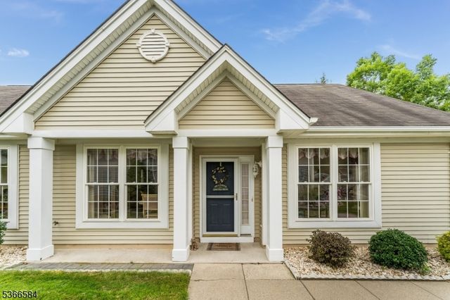 6 Kensington Circle, White Twp., NJ 07823