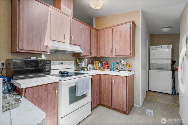 12422 26th Avenue E, Tacoma, WA 98445