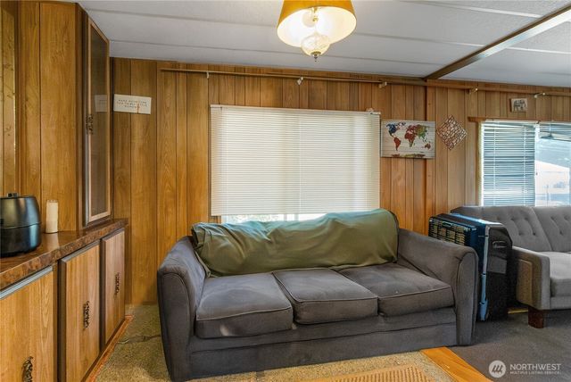 12422 26th Avenue E, Tacoma, WA 98445