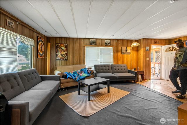 12422 26th Avenue E, Tacoma, WA 98445