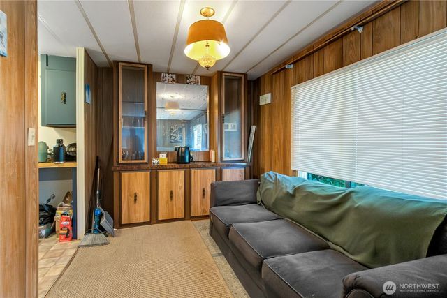 12422 26th Avenue E, Tacoma, WA 98445