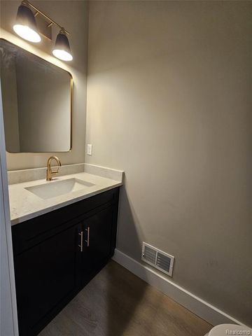 49287 London Bridge Drive, Macomb, MI 48044