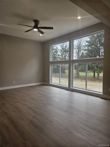 49287 London Bridge Drive, Macomb, MI 48044