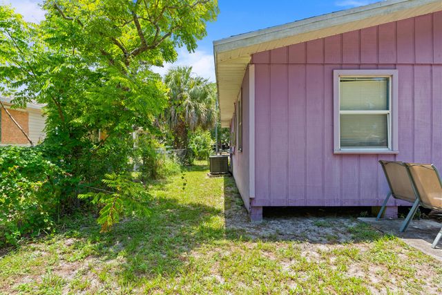 1804 S 30th S, Fort Pierce, FL 34947