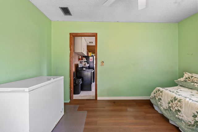 1804 S 30th S, Fort Pierce, FL 34947