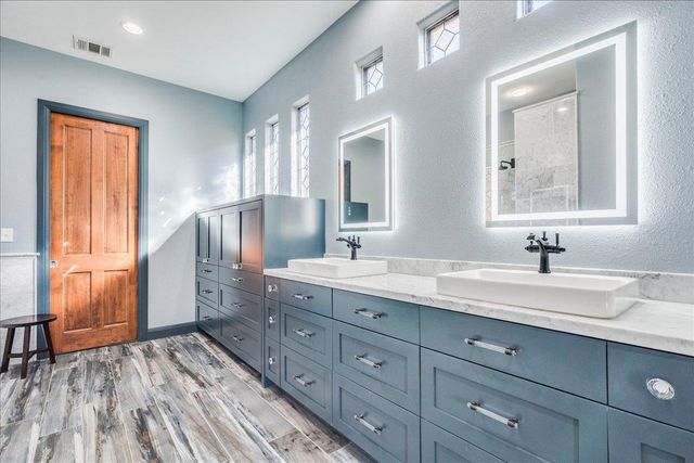 13 Borello DR, Austin, TX 78738