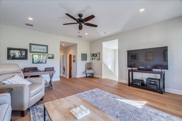 13 Borello DR, Austin, TX 78738