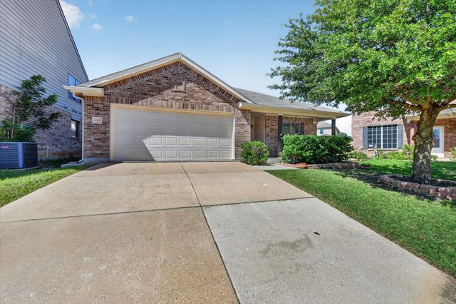 4205 Golden Sunset Court, Fort Worth, TX 76244
