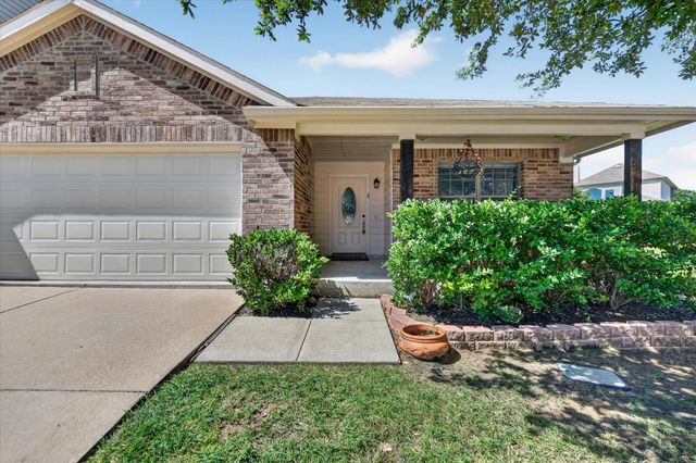 4205 Golden Sunset Court, Fort Worth, TX 76244