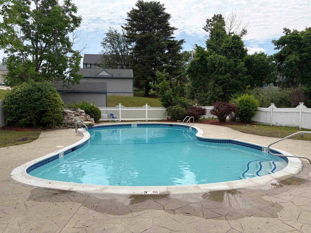 Image 13 of property listing at 108 Eastern Ave Apt 303, Manchester, NH 03104