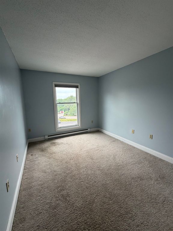 Image 6 of property listing at 108 Eastern Ave Apt 303, Manchester, NH 03104