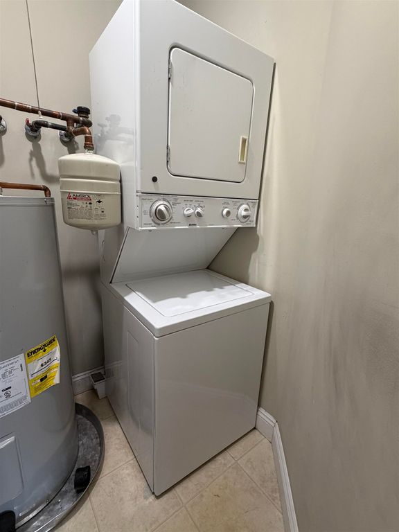 Image 9 of property listing at 108 Eastern Ave Apt 303, Manchester, NH 03104