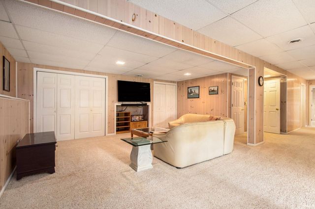 51630 Waterford Lane, Granger, IN 46530