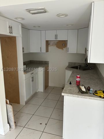 5023 E Society Pl E I, West Palm Beach, FL 33415