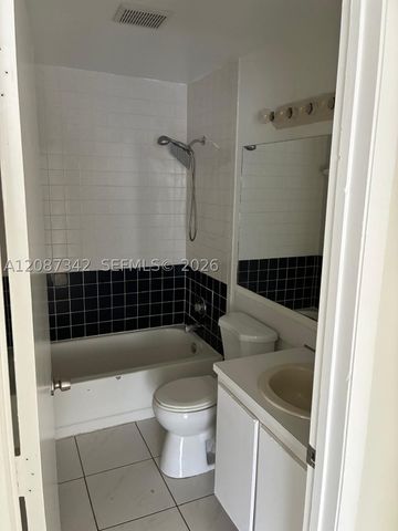 5023 E Society Pl E I, West Palm Beach, FL 33415