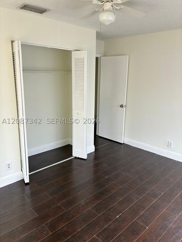 5023 E Society Pl E I, West Palm Beach, FL 33415