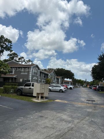 5023 E Society Pl E I, West Palm Beach, FL 33415