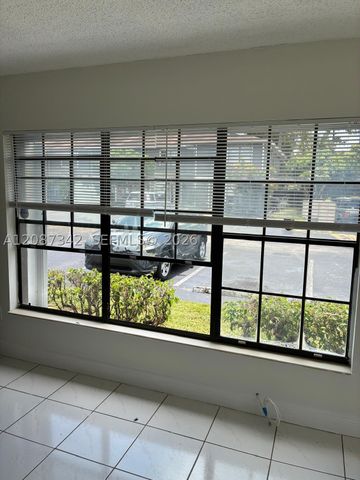 5023 E Society Pl E I, West Palm Beach, FL 33415