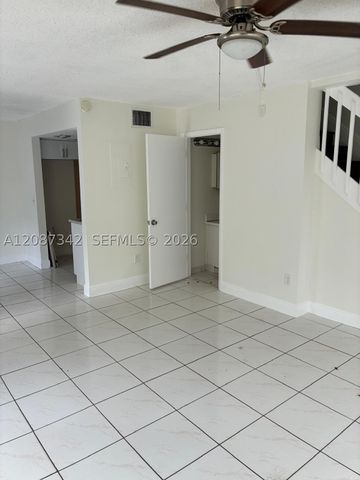 5023 E Society Pl E I, West Palm Beach, FL 33415