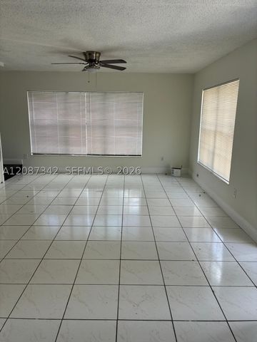 5023 E Society Pl E I, West Palm Beach, FL 33415