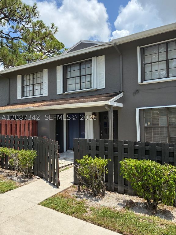 5023 E Society Pl E I, West Palm Beach, FL 33415