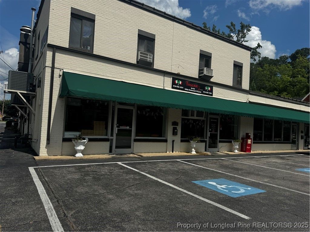 1808 N Pine Street N, Lumberton, NC 28358