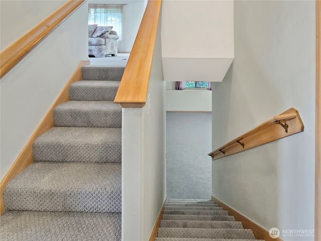 710 SW Echo Loop, Oak Harbor, WA 98277