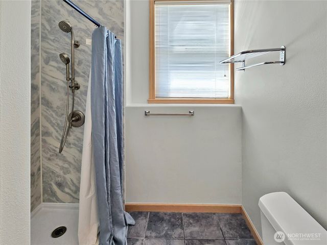 710 SW Echo Loop, Oak Harbor, WA 98277
