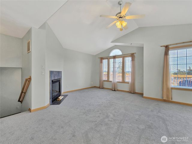 710 SW Echo Loop, Oak Harbor, WA 98277
