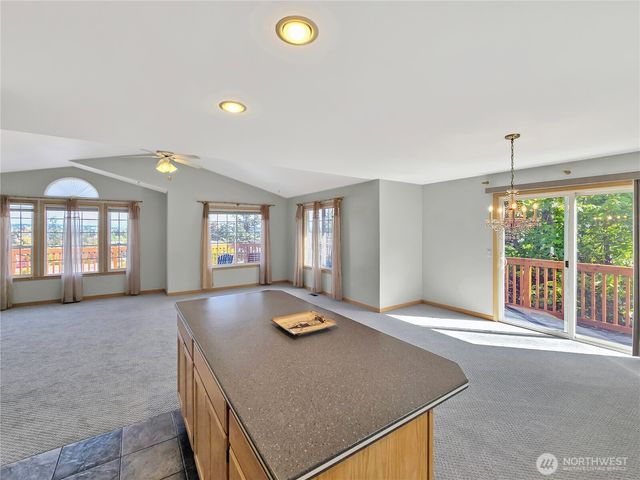 710 SW Echo Loop, Oak Harbor, WA 98277