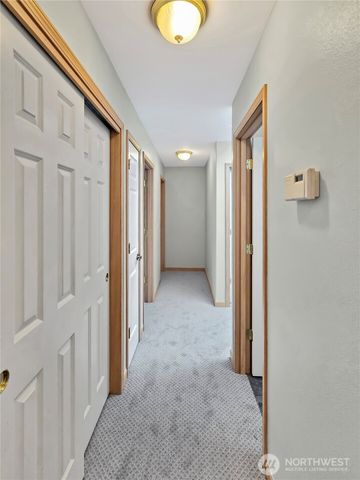 710 SW Echo Loop, Oak Harbor, WA 98277