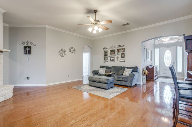 6931 La Cantera Drive, Fort Worth, TX 76108