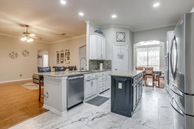 6931 La Cantera Drive, Fort Worth, TX 76108