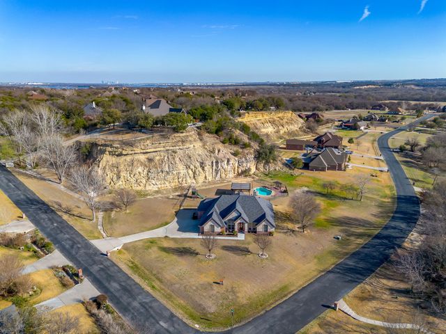 6931 La Cantera Drive, Fort Worth, TX 76108