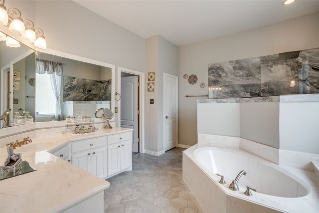 6931 La Cantera Drive, Fort Worth, TX 76108