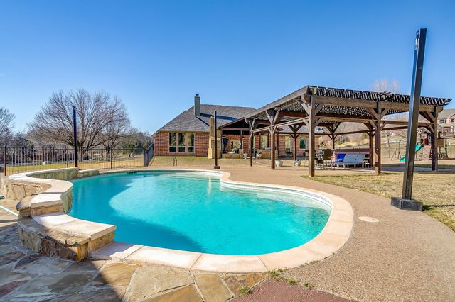 6931 La Cantera Drive, Fort Worth, TX 76108