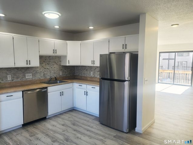 15 Crest Street C15, West Haven, CT 06516