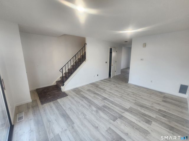 15 Crest Street C15, West Haven, CT 06516